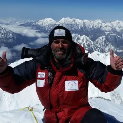 Ara Khatchadourian profile