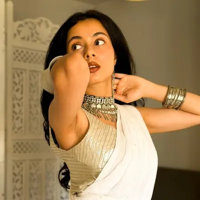 ๐๐ซ๐๐ก๐๐ | Saree Drapes profile