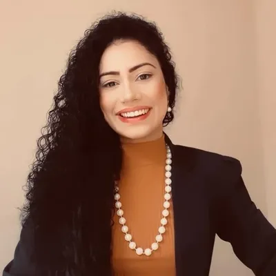 DRA. ARIANA MENDONÇA profile