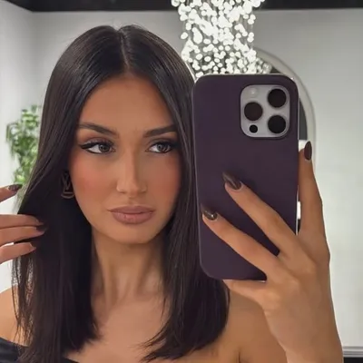 Arianna Yadollahi X profile