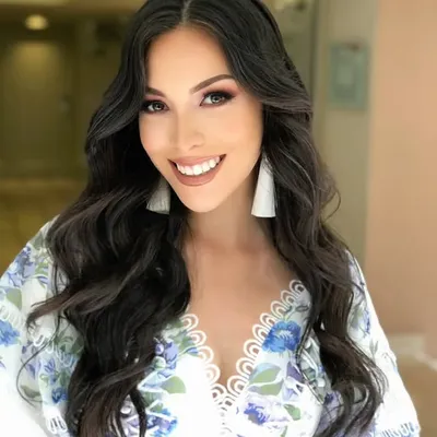 Arianna Toala profile