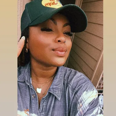 Ariel “Smiley” Campbell 🌻😁 profile