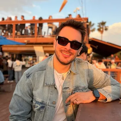Eric Ariel Abundis profile