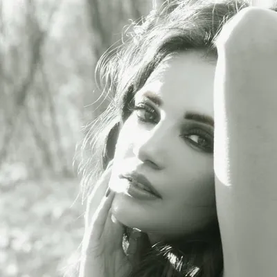 Armeena Khan profile