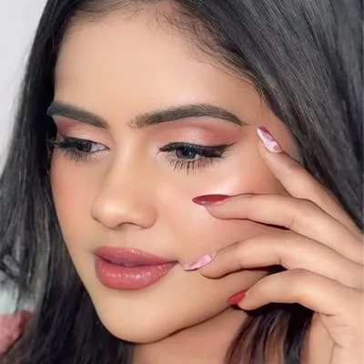 Armeen Makeovers ๐ profile