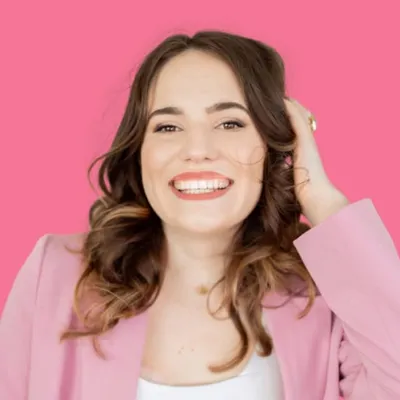 Arnela Kamerić | Brand Designer & Web Developer profile