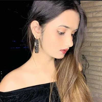 Arohi Khurana Fc profile
