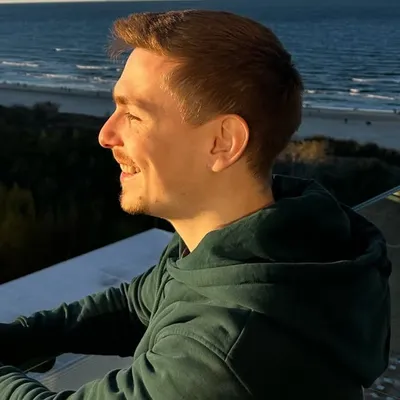 AroundElias profile