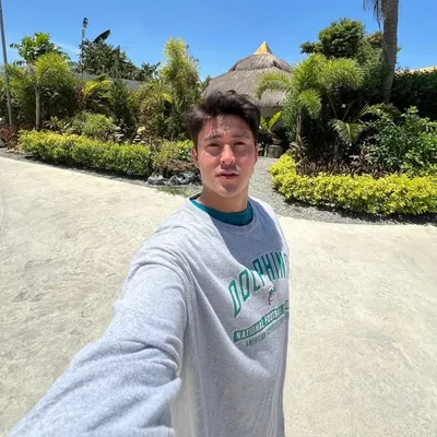 Arron Villaflor profile
