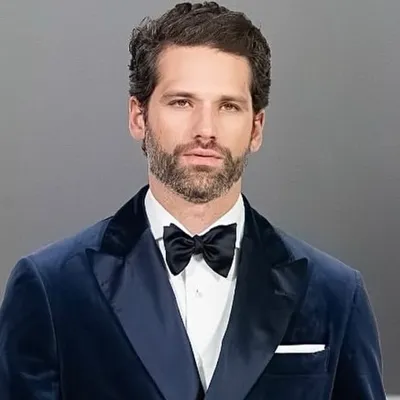 Arthur Sales profile