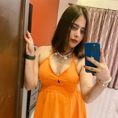 Drishti Mishra| Makeup Artist profile