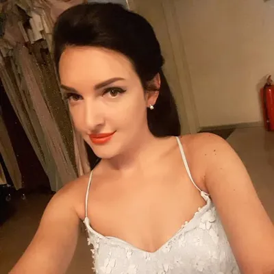 elinaarutyunyan profile