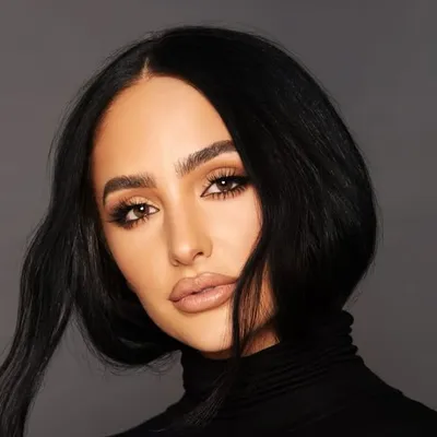 Ash K Holm profile