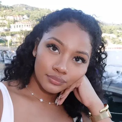 ashley | nyc content creator profile