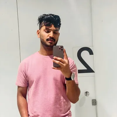 عاشق profile