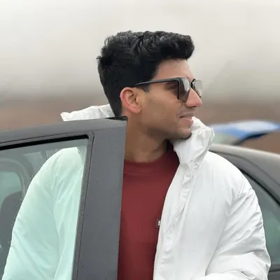 A S H I Q U E R S profile