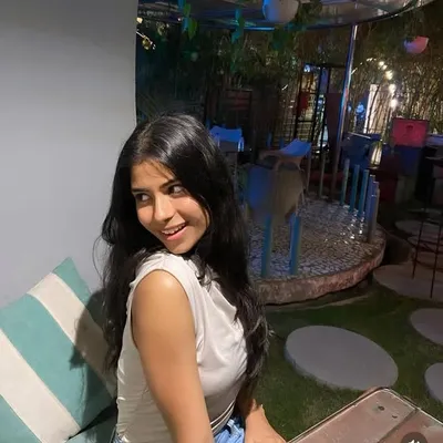 Aashi Tiwari profile
