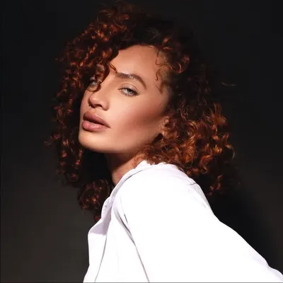 Ashley Lauren profile