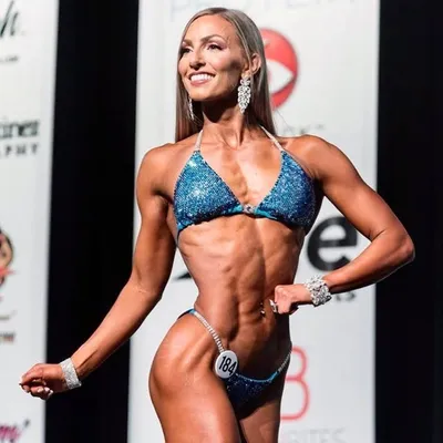 Ashley Lutz profile