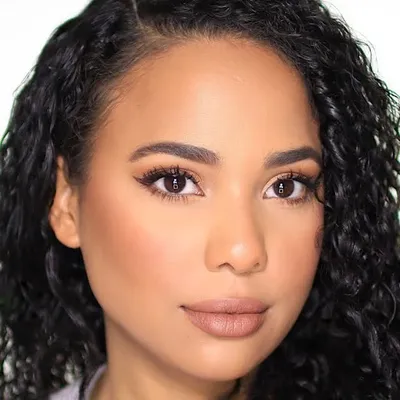 Ashley Bond Beauty profile
