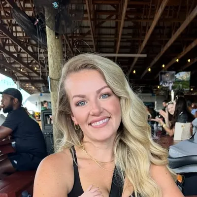 Ashley J Collins profile