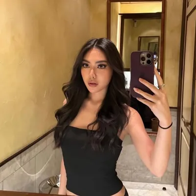 Ashley Michelle profile