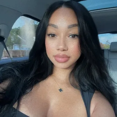 Ashley Nichole profile