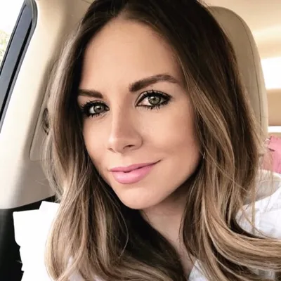 Ashley Robertson profile