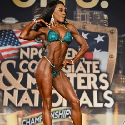Ashley Nicole profile