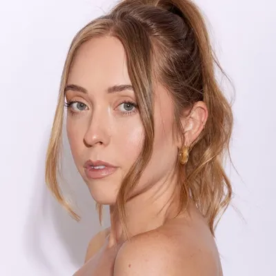 a s h l e y n i c h o l e profile