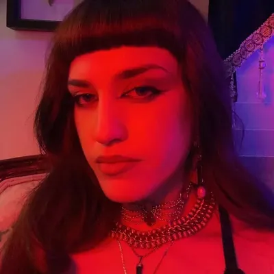 Kris Marie 🥀 profile