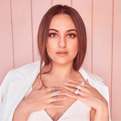 iamsonakshi profile