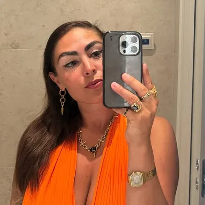 Astrid Victoria profile
