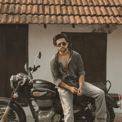 Athil Shine profile