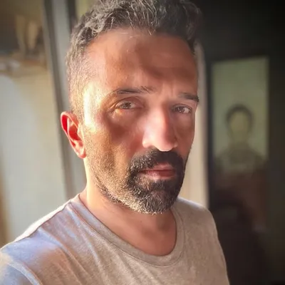 Atul Kasbekar profile