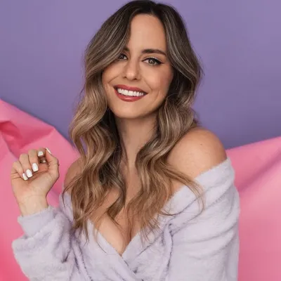 Au Lit Avec Anne-Marie (Elle) profile