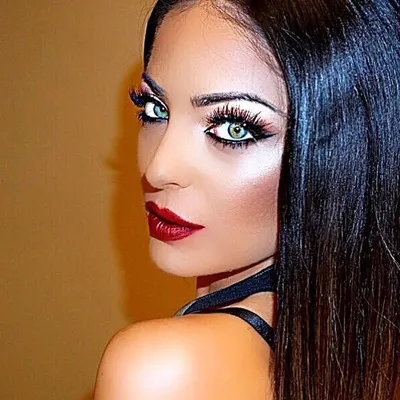 Anna Victoria Wild profile