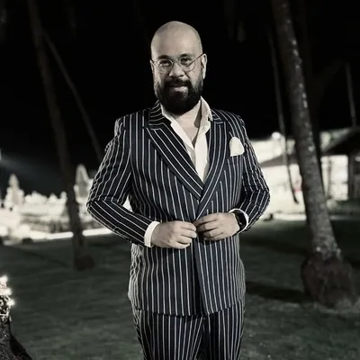 Avesh Dadlani - The Label profile