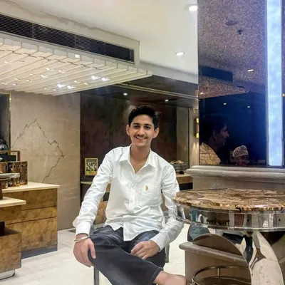 Avi VinayaK profile