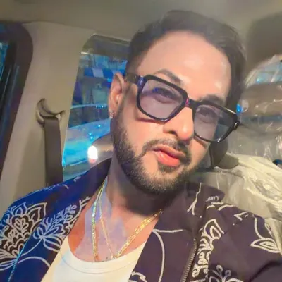 avi profile