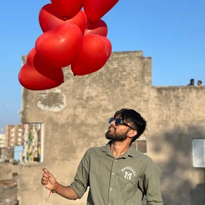 अV 🖤GOHIL profile