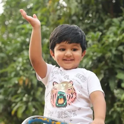 Avram Manchu profile