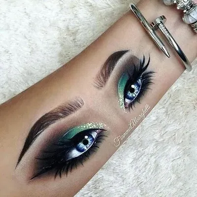awesome_makeup_00 profile