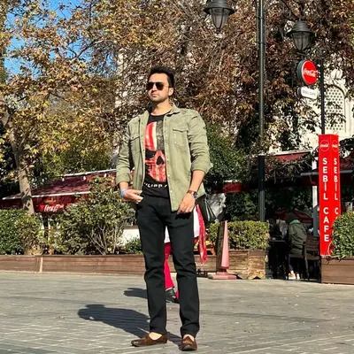 AyEsH profile