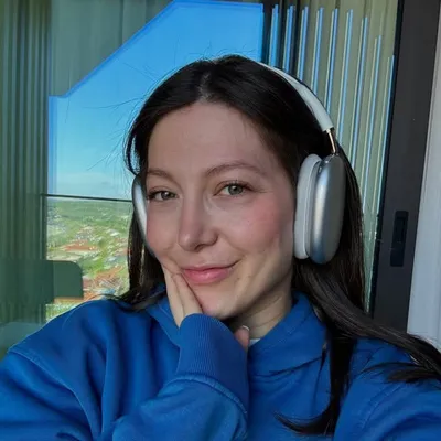 Aysen Eliş profile