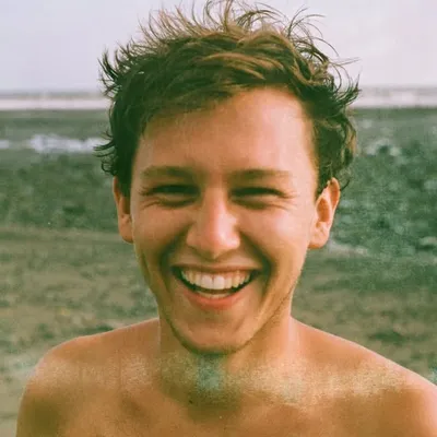César profile
