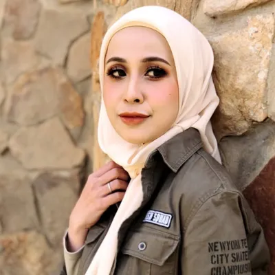 Ayu Nazura profile