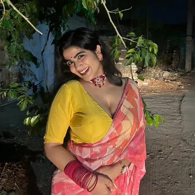 Ayushi profile