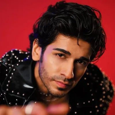 AyushMaan Saxena
