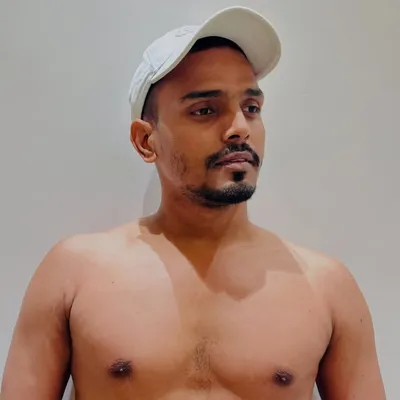 💔دیکھ اور بھاگ💔 profile